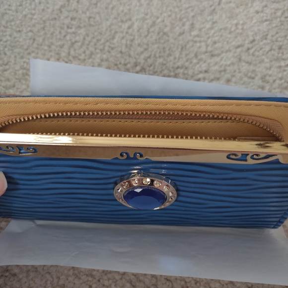 Wallet - Picture 4 of 7